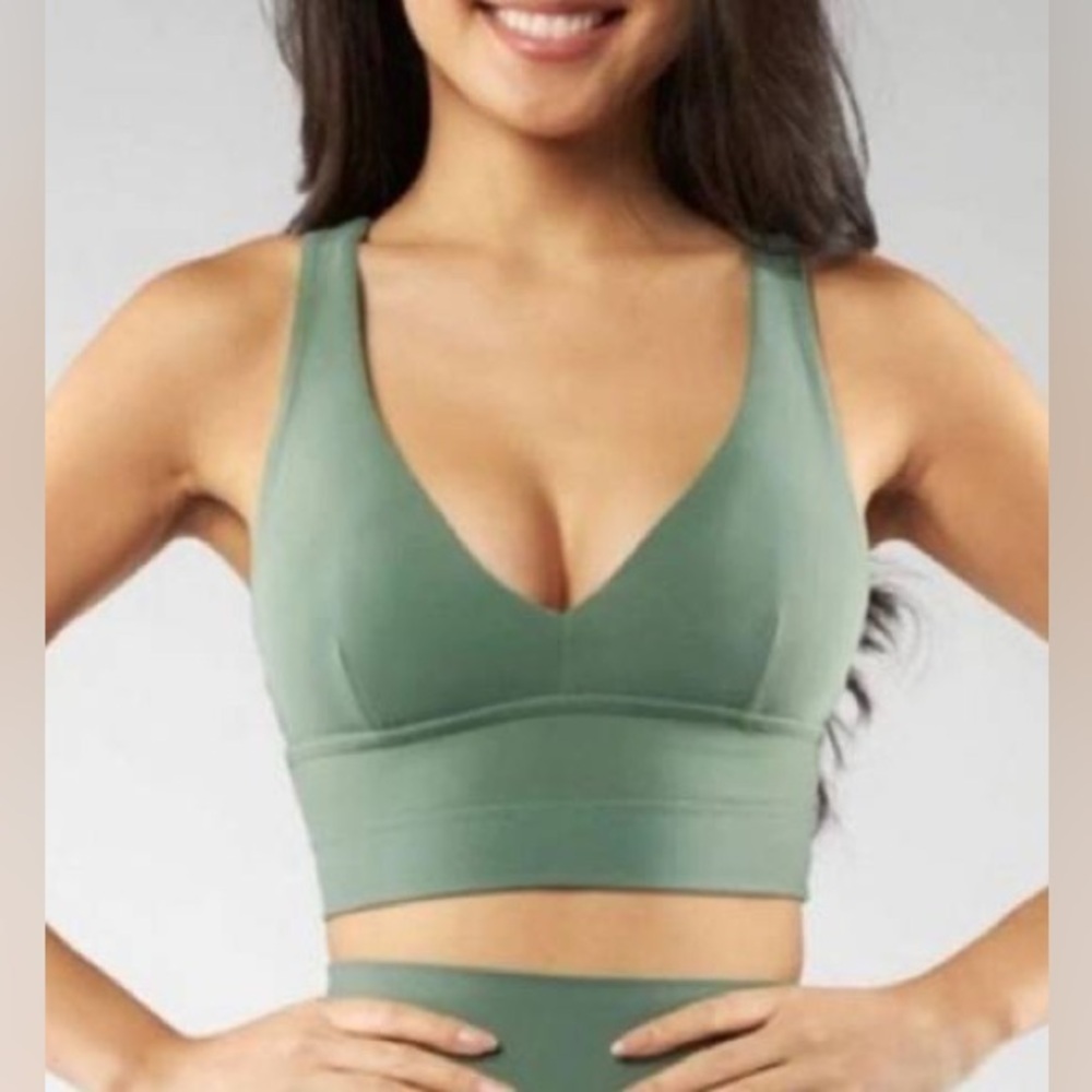 Bus bunny, Alpha agave sports bra